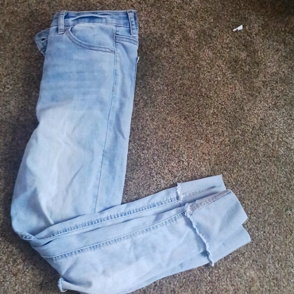Teen ripped cuff jeens